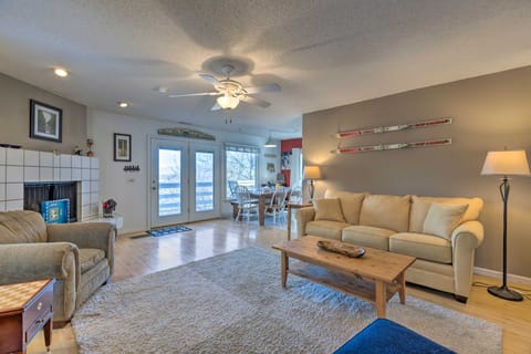 Massanutten Retreat w/ Double Deck & Mtn View! House in Massanutten