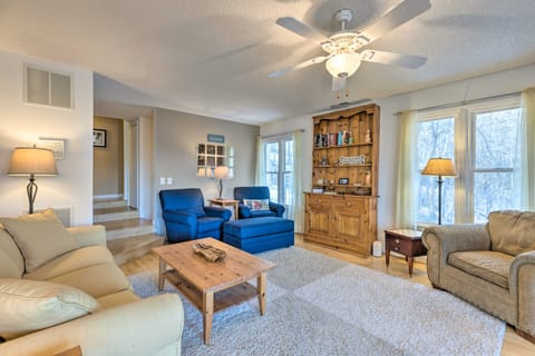 Massanutten Retreat w/ Double Deck & Mtn View! House in Massanutten