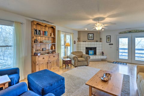 Massanutten Retreat w/ Double Deck & Mtn View! House in Massanutten