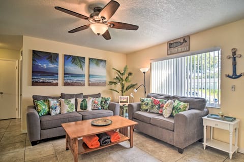 6 Mi to Beaches: Seminole Retreat w/ Pool House in Seminole