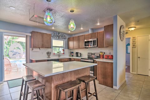 6 Mi to Beaches: Seminole Retreat w/ Pool House in Seminole