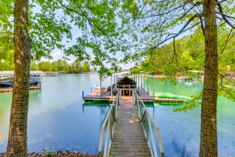 Beautiful Lake Keowee Home w/ Boat Dock & Fire Pit House in Lake Keowee