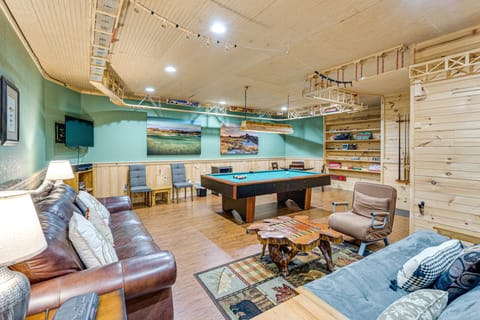 Hayesville Cabin w/ Game Room & Mtn Views! House in Tennessee