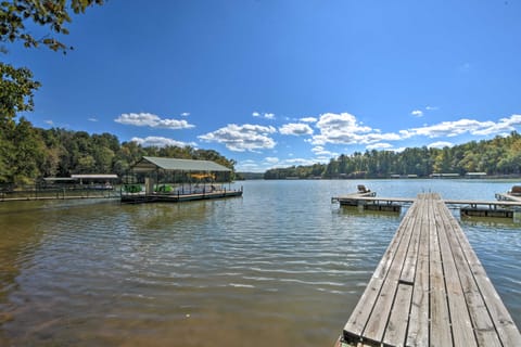 Lovely Lake Hartwell Retreat: Dock, Deck & Grill! House in Lake Hartwell