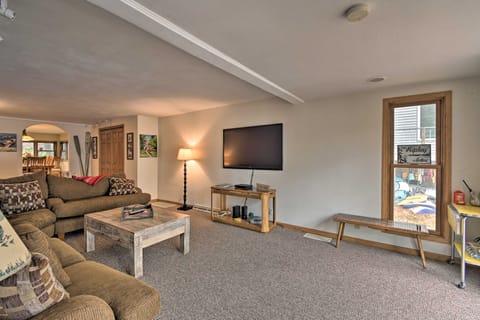 Spacious Lakehouse w/ Deck, Kayaks, & Dock! House in Wisconsin