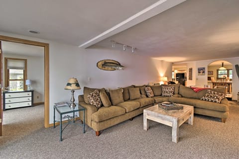 Spacious Lakehouse w/ Deck, Kayaks, & Dock! House in Wisconsin