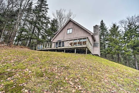 Cozy Mountain Retreat w/ Deck ~ 3 Mi to Mount Snow House in Dover