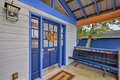 Downtown Ocean Springs Duplex w/ A/C 1 Mi to Beach House in Ocean Springs