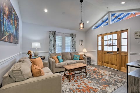 Downtown Ocean Springs Duplex w/ A/C 1 Mi to Beach House in Ocean Springs