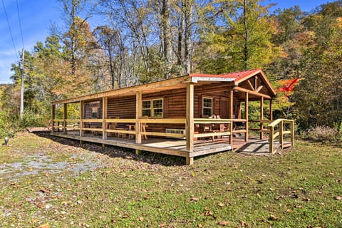 Parsons ‘Semper Fi’ Cabin w/ Fire Pit! House in Shenandoah Valley