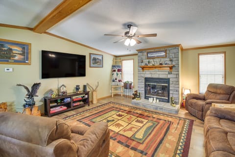 Lakefront Arkansas Home w/ Dock & Sunroom House in Garland County