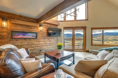 Mountain Adventure Home Base - Ski, Hike & Chill! Apartment in Fraser