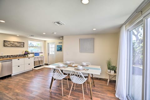 Waterfront Matlacha Island Cottage w/ Dock! House in Matlacha