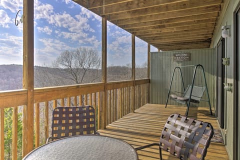 Unwind Fireside: Ozark Mtn Condo w/ Resort Perks! Apartment in Table Rock Lake