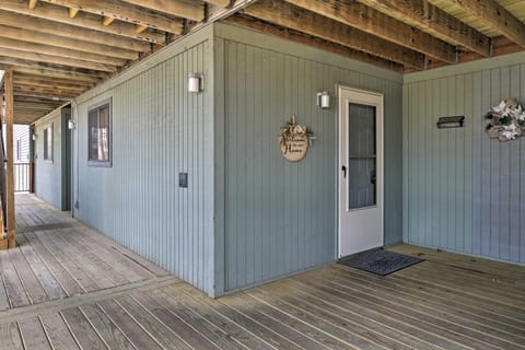 Unwind Fireside: Ozark Mtn Condo w/ Resort Perks! Apartment in Table Rock Lake