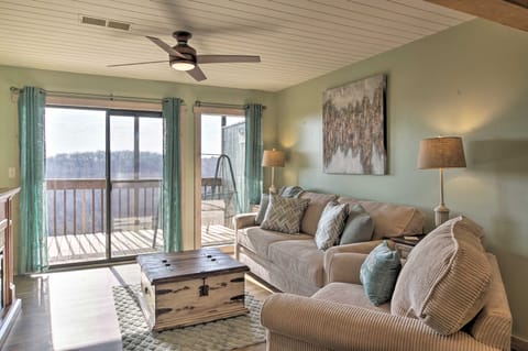 Unwind Fireside: Ozark Mtn Condo w/ Resort Perks! Apartment in Table Rock Lake