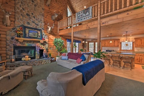 Family-Friendly Gresham Getaway w/ Game Room! House in Wisconsin