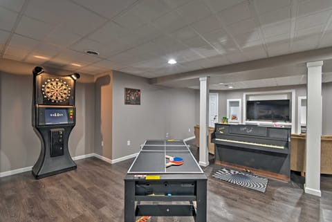 Family-Friendly Gresham Getaway w/ Game Room! House in Wisconsin