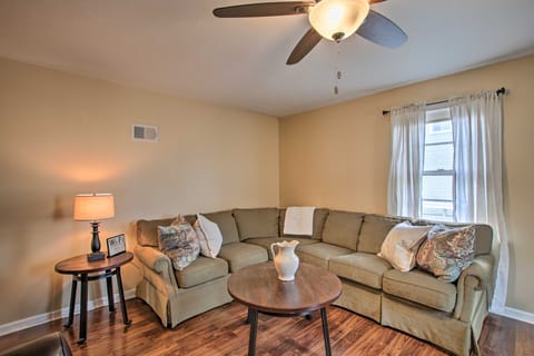 Cottage w/ Yard, Walk to Historic Attractions Cottage in Ozark Mountains