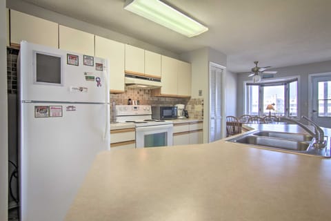 Steps to Shore: Gem w/ Pool in Ocean City Apartment in Ocean City