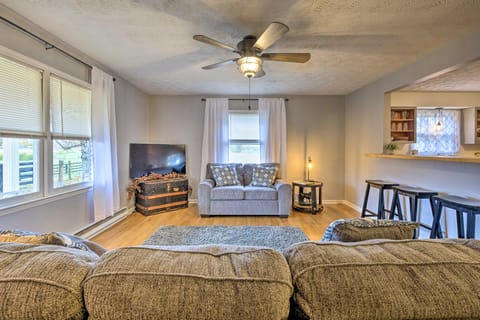 Peaceful Bluegrass Getaway on 10-Acre Farm! House in Kentucky