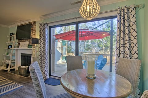 Centrally Located Townhome ~ 1 Mi to Bethany Beach Apartment in Bethany Beach