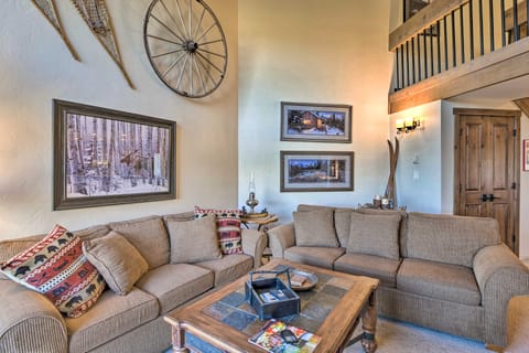 Walk to Ski Lift: Mtn-View Condo in Breckenridge Apartment in Breckenridge