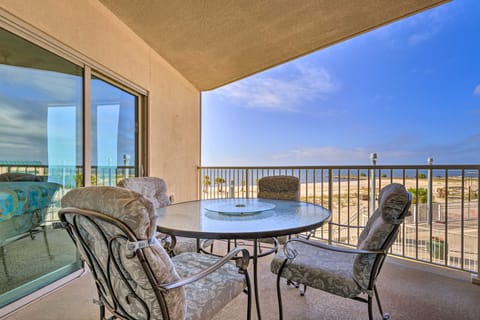 Sunny Beachfront Biloxi Condo w/ Resort Amenities! Apartment in Biloxi