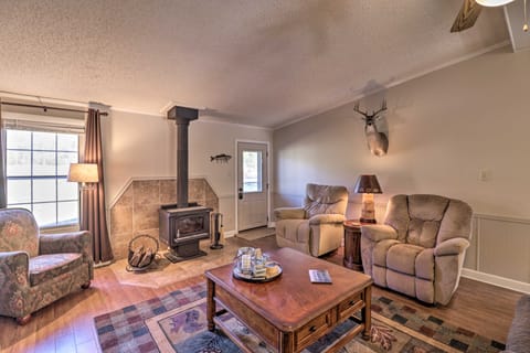 White River Fishing Escape w/ Deck & Patio! House in Arkansas