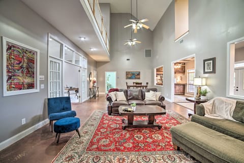 Starkvegas Clubhouse ~ 2 Mi to MSU Campus! House in Mississippi