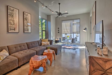 Urban Escape in SoLA w/ Private Patio! Apartment in Zilker