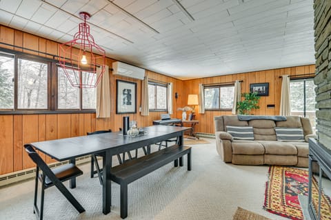 North Creek Chalet w/ Fire Pit Near Gore Mountain! House in Capital District, NY, USA