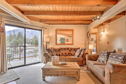Ski & Hike: Mtn-View Condo in Silverthorne! Apartment in Wildernest