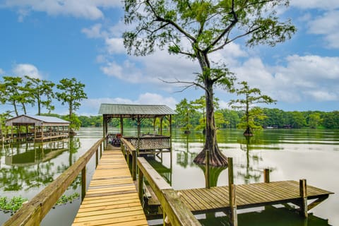 Ferriday Lakehouse w/ Private Dock, Deck, & Yard! House in Mississippi