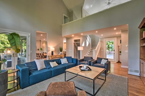 Luxe Big Canoe Resort Home w/ 3 Decks & Mtn Views! House in Georgia