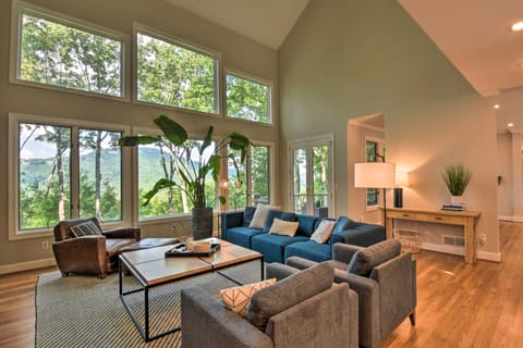 Luxe Big Canoe Resort Home w/ 3 Decks & Mtn Views! House in Georgia