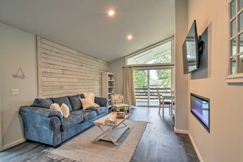 Cozy Cottage on the Coast Near Downtown Westport! Cottage in Westport