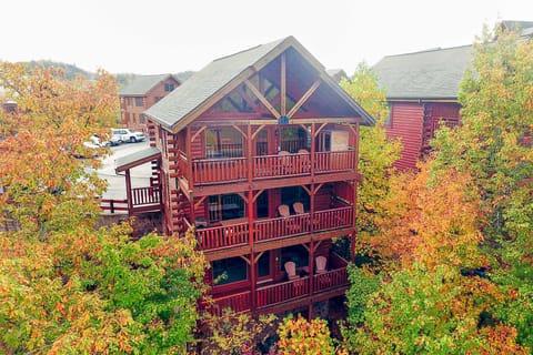'Mountain Dreams' Cabin: Hot Tub, Sauna & Views! House in Sevier County