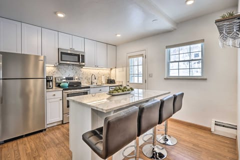 Prime East Vail Condo: Mountain Meets Modern! Apartment in Vail