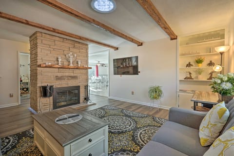 327936 Hot Tub + Mtn Views: Woodland Park Gem House in Woodland Park