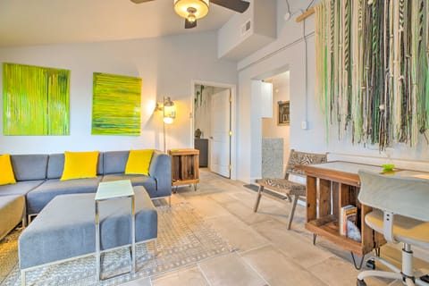 11 Mi to Dtwn Phoenix! Mtn-View Retreat w/ Hot Tub House in Laveen Village