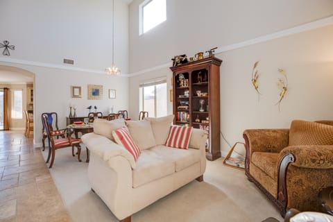 Golfer's Oasis w/ Balcony & BBQ in San Tan Valley House in Johnson Ranch