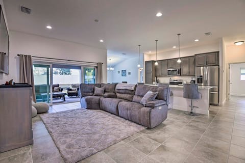 Pool & Resort Landscaping: Bright Oxford Getaway House in The Villages