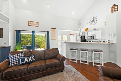 Condo in Lakefront Resort w/ Boat Launch & Pool! Apartment in Table Rock Lake