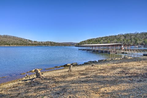 Condo in Lakefront Resort w/ Boat Launch & Pool! Apartment in Table Rock Lake