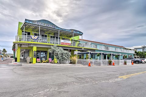 Unit 3 Blocks Gulf to Beaches Historical Museum! Apartment in Pass-a-Grille