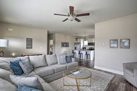 Scenic Mtn Retreat w/ Wooded Backyard + Fire Pit! House in Chattanooga