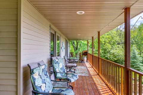 Private Lakefront Cabin w/ Hot Tub, Deck & Views House in Minnesota