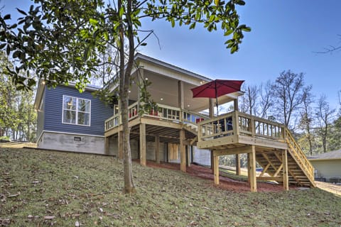 White Oak Creek Home w/ Views, Deck & Pool Access! House in Alabama