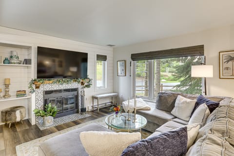 Hike, Ski & Golf: Fully Renovated Edwards Townhome Apartment in Edwards